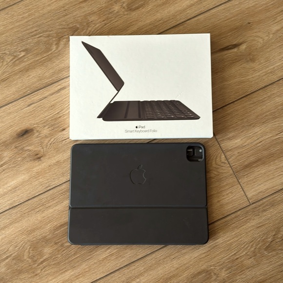 APPLE iPad Smart Keyboard Folio (iPad Air-4th Gen & iPad Pro 11in 1st/2nd Gen) - Picture 1 of 9